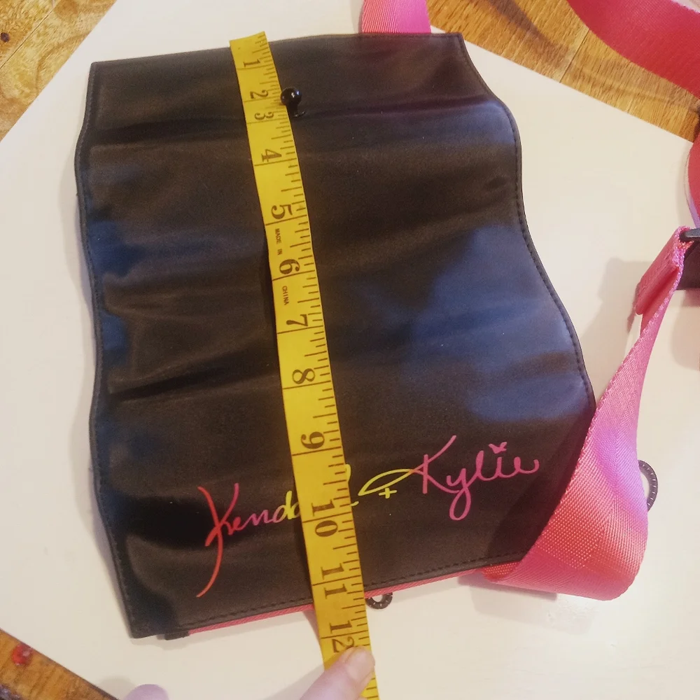 Kendall + Kylie Black & Pink Make Up and Brush Bag with Adjustable Strap NWOT.